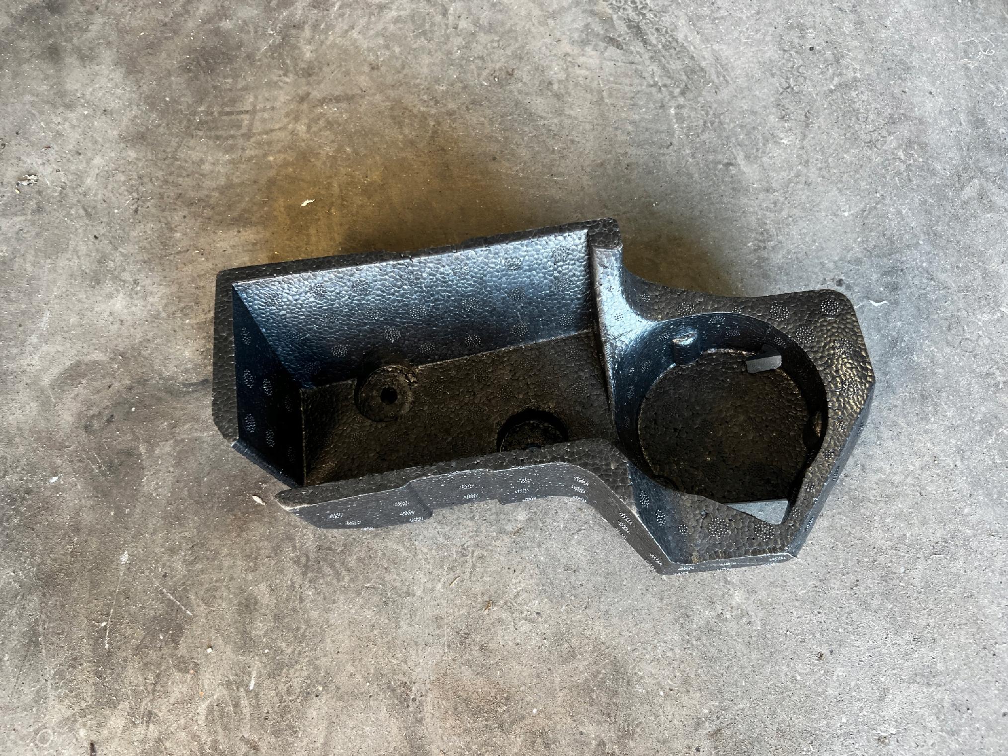 STYROPIAN SCHOWEK NA NARZĘDZIA BAGAŻNIKA PORSCHE MACAN 95B