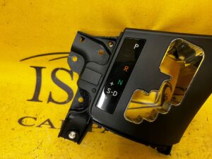 OSŁONA DEKOR WYBIERAKA SKRZYNI BIEGÓW TUNELU LEXUS RX 450H III 3 AL10