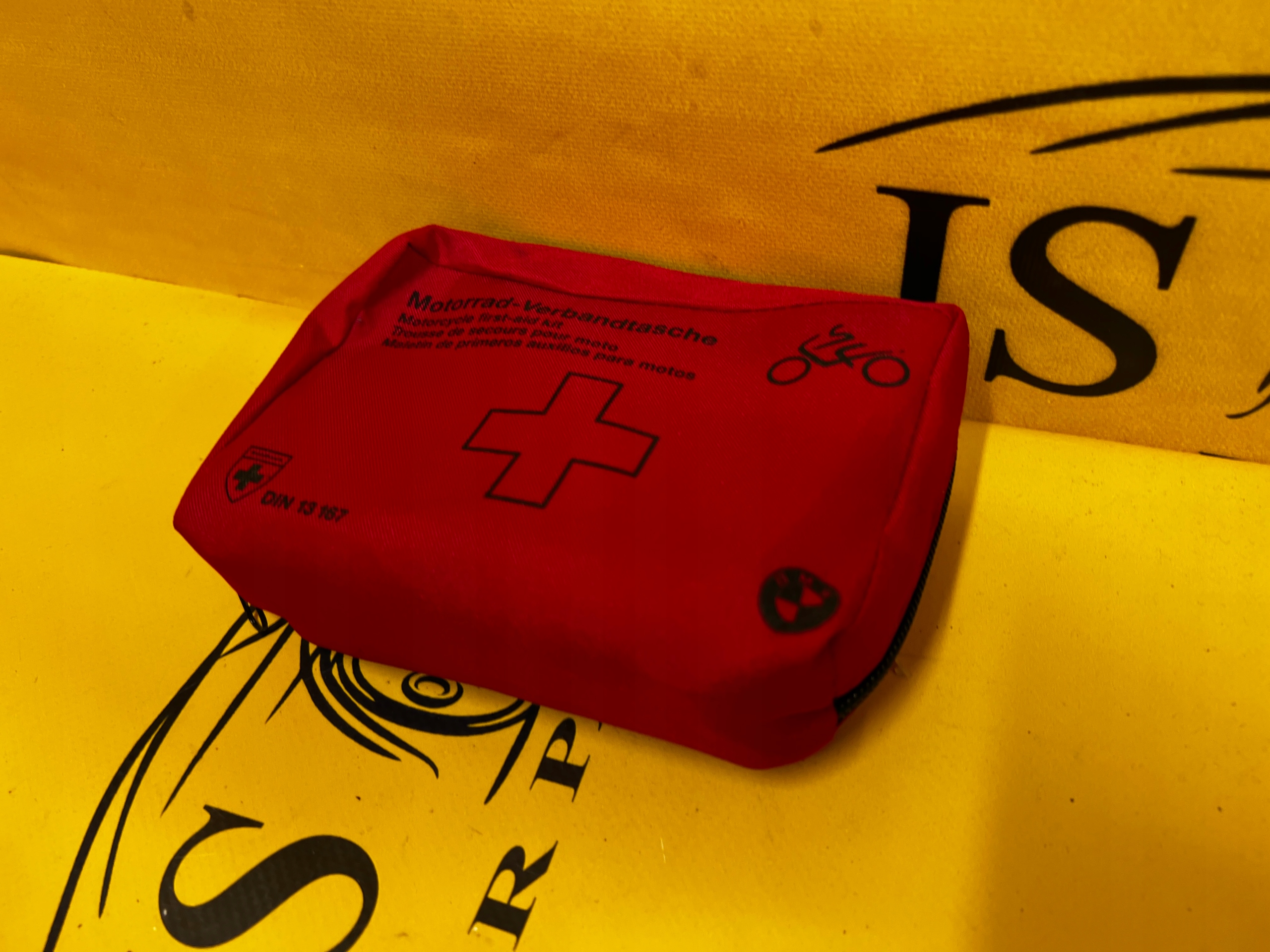 APTECZKA SAMOCHODOWA DUŻA PIERWSZA POMOC BMW NOWA OEM