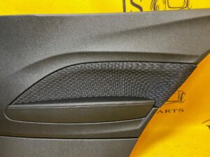 BOCZEK TAPICERKA DRZWI TYŁ PRAWY ALCANTARA BMW 2 F22 M-PAKIET