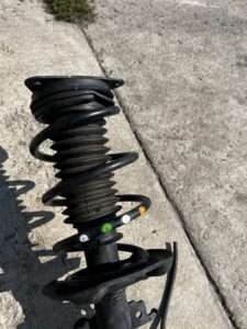 NOGA ZWROTNICA AMORTYZATOR PRZÓD LEWY LEWA RENAULT MEGANE IV