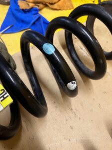 KOMPLET SPRĘŻYNY TYŁ PRAWA LEWA FORD EXPLORER MK6 3.3 V6 FHEF HYBRID 4X4