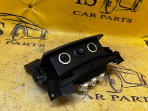 SCHOWEK POPIELNICZKA TUNELU DESKI KONSOLI AUDI A8 D4