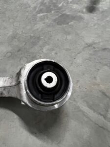 WAHACZ DOLNY DOŁ PRZÓD PRZEDNI PRAWY PORSCHE CAYENNE COUPE 9Y3 9Y0 HYBRID