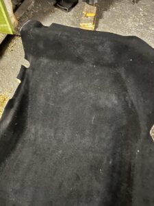 WYKŁADZINA DYWAN FOCAL PRAWY PRZÓD PEUGEOT 3008 II 5008 II EU