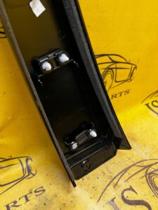 OSŁONA SŁUPKA B LEWA DACIA SANDERO III 2023R