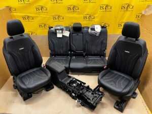 FOTELE SKÓRZANE AIRBAG WNĘTRZE PODŁOKIETNIK FORD KUGA MK3 EU VIGNALE