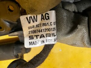 KOMPLET SIŁOWNIKI ELEKTRYCZNE KLAPY TYŁ BAGAŻNIKA PORSCHE MACAN 95B