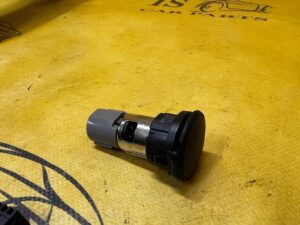 GNIAZDO ZAPALNICZKI PORT ŁADOWARKA FORD BRONCO 21-