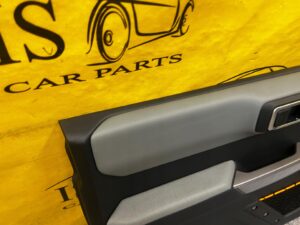 TAPICERKA BOCZEK DRZWI PRZÓD LEWY 4 DRZWI FORD BRONCO 21-