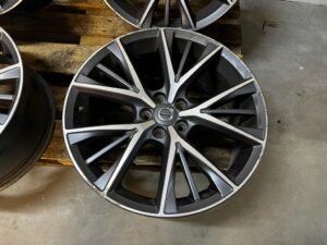 4 X FELGA ALUMINIOWA 8.5 J x 19″ 5×108 ET 47 VOLVO S90 II V90 II