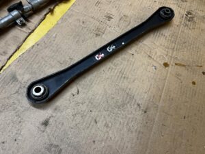 WAHACZ DRĄŻEK TYŁ TYLNY LEWY PRAWY PEUGEOT 508 I 2.0 HDI RXH 4HYBRID