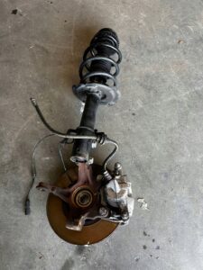 MCPHERSON LEWY PRZÓD NOGA AMORTYZATOR ZWROTNICA DACIA SANDERO III 3 1.0 SCE