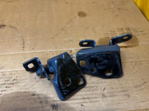 KPL ZAWIASY DRZWI PRZÓD PRAWY FORD BRONCO 21- AZURE GREY PEARL