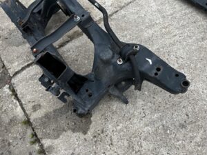 WÓZEK ZAWIESZENIA BELKA SANKI KOŁYSKA TYŁ NISSAN X-TRAIL III T32 LIFT