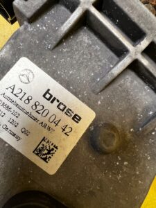 SIŁOWNIK MECHANIZM KLAPY TYŁ BAGAŻNIKA MERCEDES CLS W218 SHOOTING BRAKE