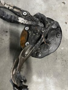 ZWROTNICA ZAWIESZENIE PRZÓD PRAWY PRAWA MERCEDES C-KLASA W206 2WD RWD