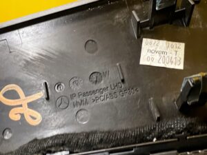 LISTWA DEKOR KONSOLI DESKI DREWNO LED MERCEDES GL X166