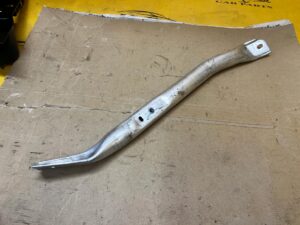 BELKA ROZPÓRKA WSPORNIK KIELICHÓW PRZÓD PRAWY FORD EXPLORER MK6