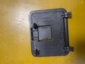 OSŁONA ZAŚLEPKA PODSUFITKI KLAPKA INFINITI Q70