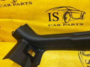 POSZYCIE OSŁONA OBUDOWA SŁUPKA PRZÓD A PRAWY FORD BRONCO 21-