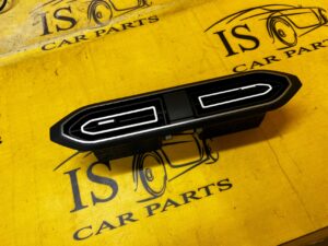 KRATKA NAWIEWU ŚRODKOWA DESKI KONSOLI PRZÓD PRZEDNIA DACIA SANDERO III