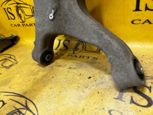 WAHACZ TYLNY TYŁ LEWY AUDI A8 D4