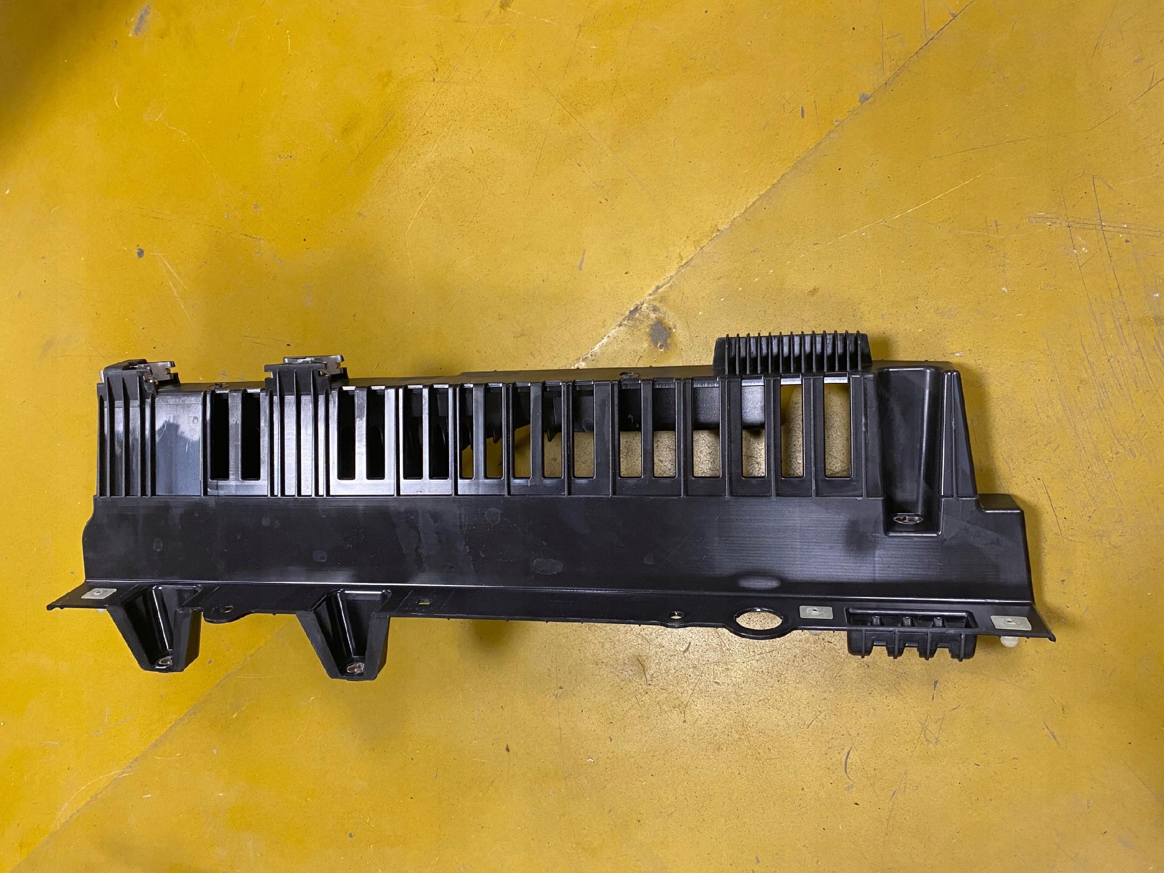 PRAWY WSPORNIK MOCOWANIE BOCZKA BAGAŻNI BMW X6 E71