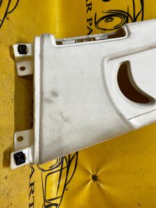 OSŁONA POSZYCIE TAPICERKA SŁUPKA B LEWA ALCANTARA AUDI A8 D4