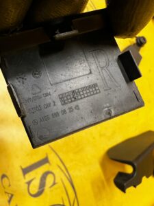 ZAŚLEPKA OSŁONA LISTWY PROGOWEJ PRAWA MERCEDES GLS X166