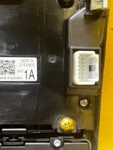 PANEL PRZICISKI STEROWANIA RADIEM RADIO INFINITI Q30