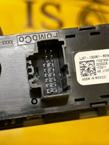 PRZEŁĄCZNIK PANEL ŚWIATEŁ FORD ESCAPE MK4 1.5 EB