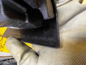 TRÓJKĄT OSŁONA PLASTIK ZAŚLEPKA LUSTERKA PRAWEGO BMW 5 G30