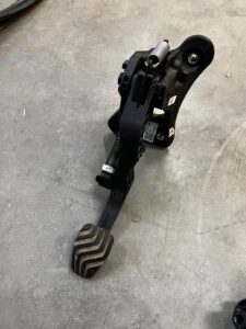 PEDAŁY HAMULCA GAZU SPRZĘGŁA MANUAL DACIA DUSTER II 2