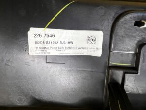 TAPICERKA BOCZEK BAGAŻNIKA TYŁ PRAWY PRAWA GŁOŚNIK 4 DRZWI FORD BRONCO 21-