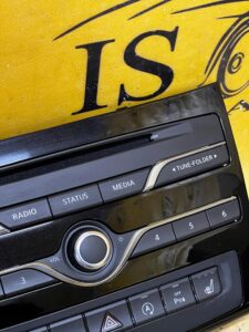 PANEL PRZICISKI STEROWANIA RADIEM RADIO INFINITI Q30