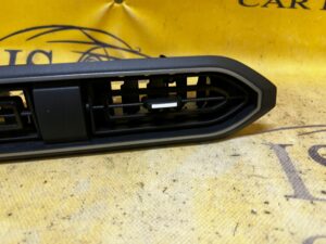 KRATKA NAWIEWU ŚRODKOWA DESKI KONSOLI DACIA SANDERO III 2023R