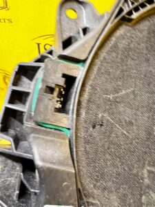 GŁOŚNIK NISKOTONOWY CENTRALNY PRAWY BMW 5 G30