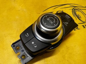 PANEL PRZEŁĄCZNIK STEROWANIA RADIEM NAWIGACJĄ INFINITI Q30