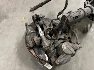 NOGA ZWROTNICA AMORTYZATOR PRZÓD LEWY PEUGEOT 508 II