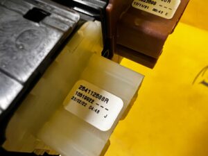 PANEL PRZEŁĄCZNIK SZYB LUSTEREK DRZWI PRZÓD LEWY DACIA JOGGER SANDERO III