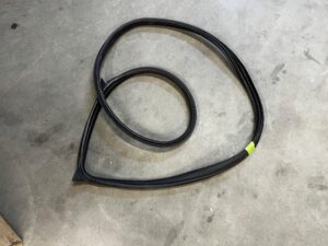 USZCZELKA DRZWI PRZÓD LEWA LEWY MERCEDES CLS W218