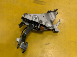 PEDAŁY GAZ HAMULEC AUTOMAT ELEKTRYK NISSAN E-NV200