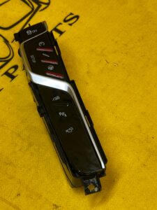PANEL PRZEŁĄCZNIK OBSŁUGI KONSOLI ŚRODKOWEJ BMW M5 F90