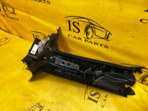 POSZYCIE OSŁONA OBUDOWA SŁUPKA PRZÓD A PRAWY FORD BRONCO 21-