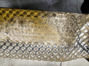 IZOLACJA OSŁONA TERMICZNA TUNELU ZBIORNIKA PALIWA BMW M5 F90