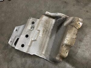 BLACHA OSŁONA TERMICZNA TYŁ PRAWA PORSCHE MACAN 95B