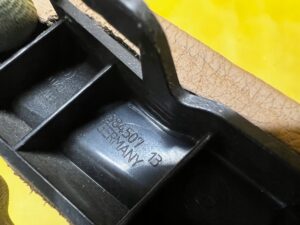 LISTWA OSŁONA TUNELU ŚRODKOWEGO LEWA LEWY BMW 7 F01 F02