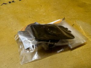 UCHWYT MOCOWANIE CZUJNIKA PDC ZDERZAKA TYŁ LEWY BMW X6 G06 M-PAKIET NOWY OE