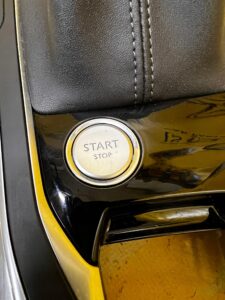 RAMKA WYBIERAKA MIESZEK PRZYCISK START STOP PEUGEOT 308 T9